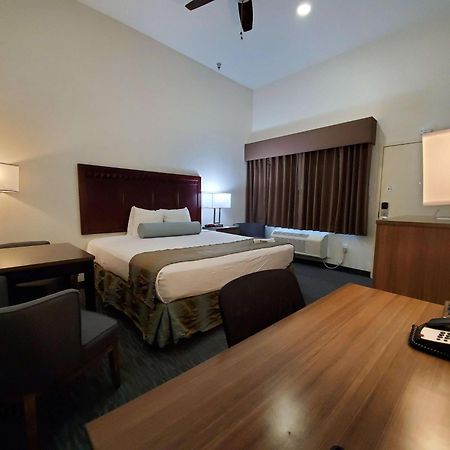 Best Western Plus Main Street Inn Brawley Экстерьер фото