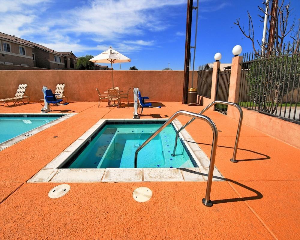 Best Western Plus Main Street Inn Brawley Экстерьер фото