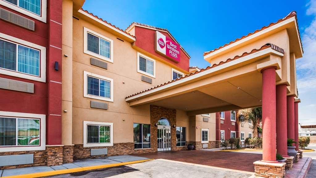 Best Western Plus Main Street Inn Brawley Экстерьер фото
