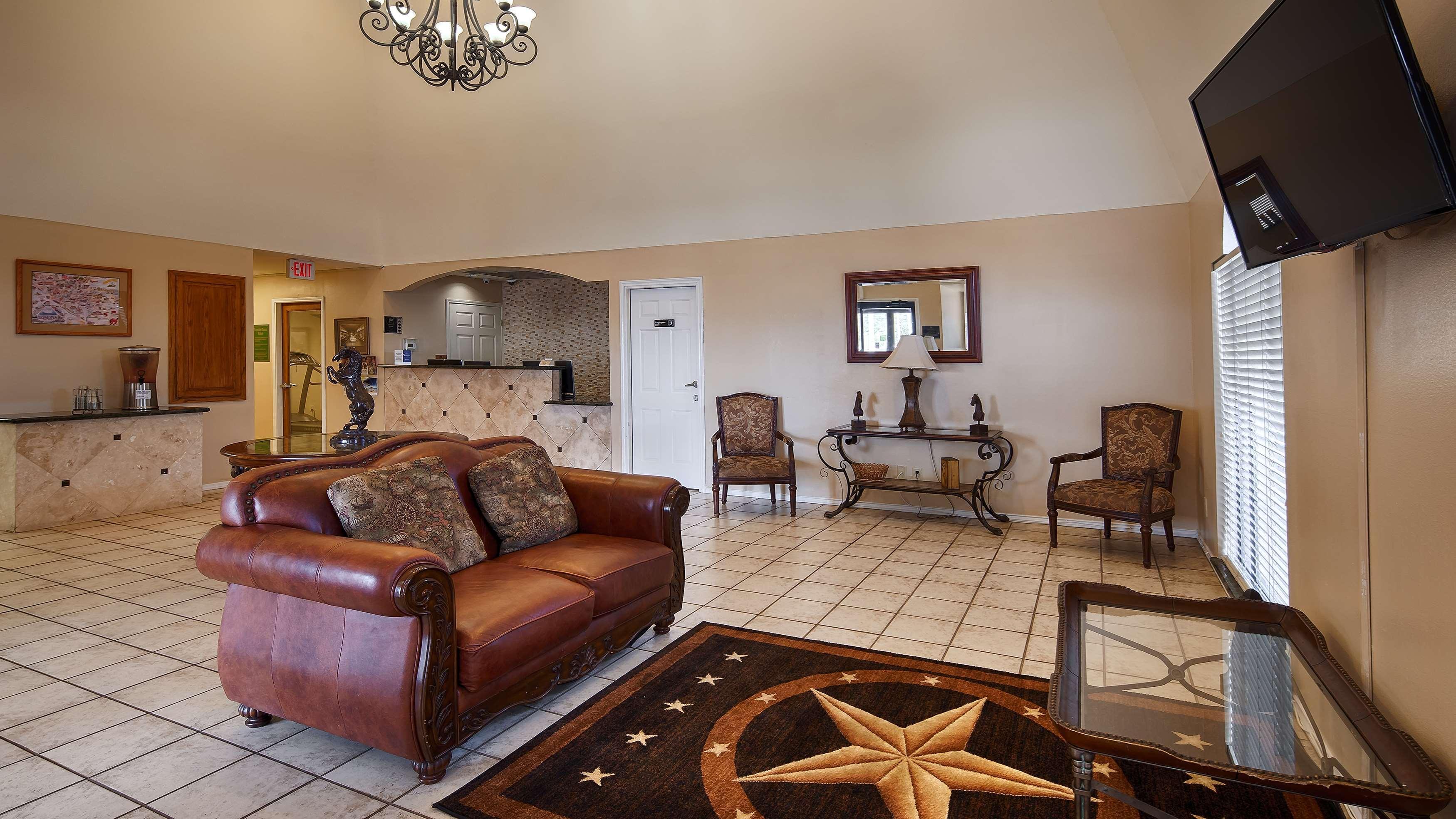 Best Western Plus Main Street Inn Brawley Экстерьер фото