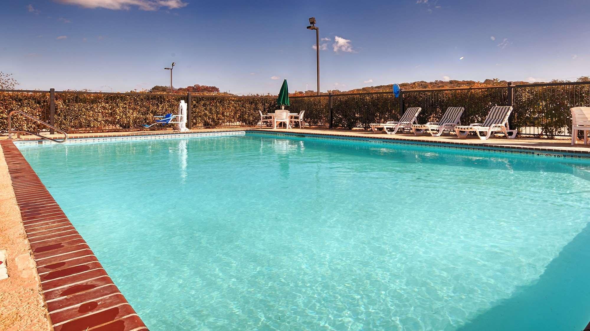 Best Western Plus Main Street Inn Brawley Экстерьер фото