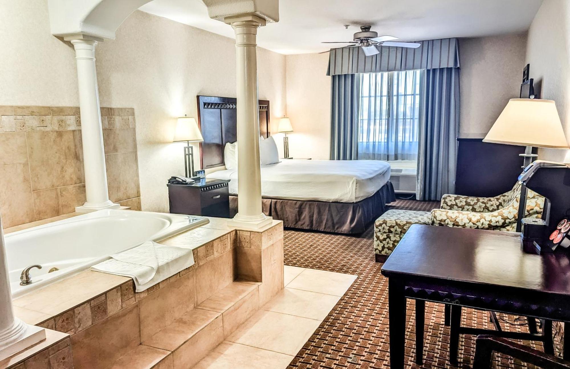Best Western Plus Main Street Inn Brawley Экстерьер фото