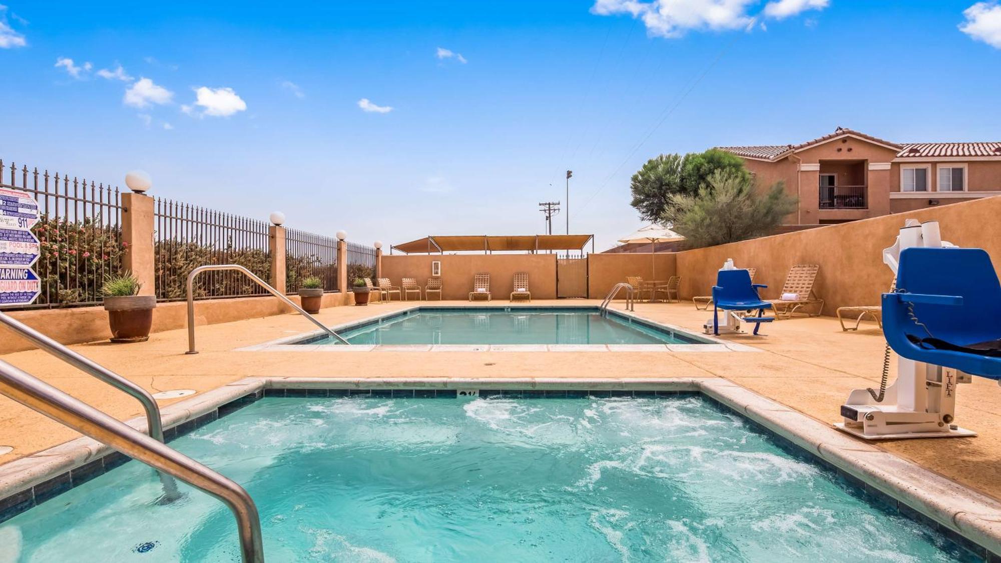 Best Western Plus Main Street Inn Brawley Экстерьер фото