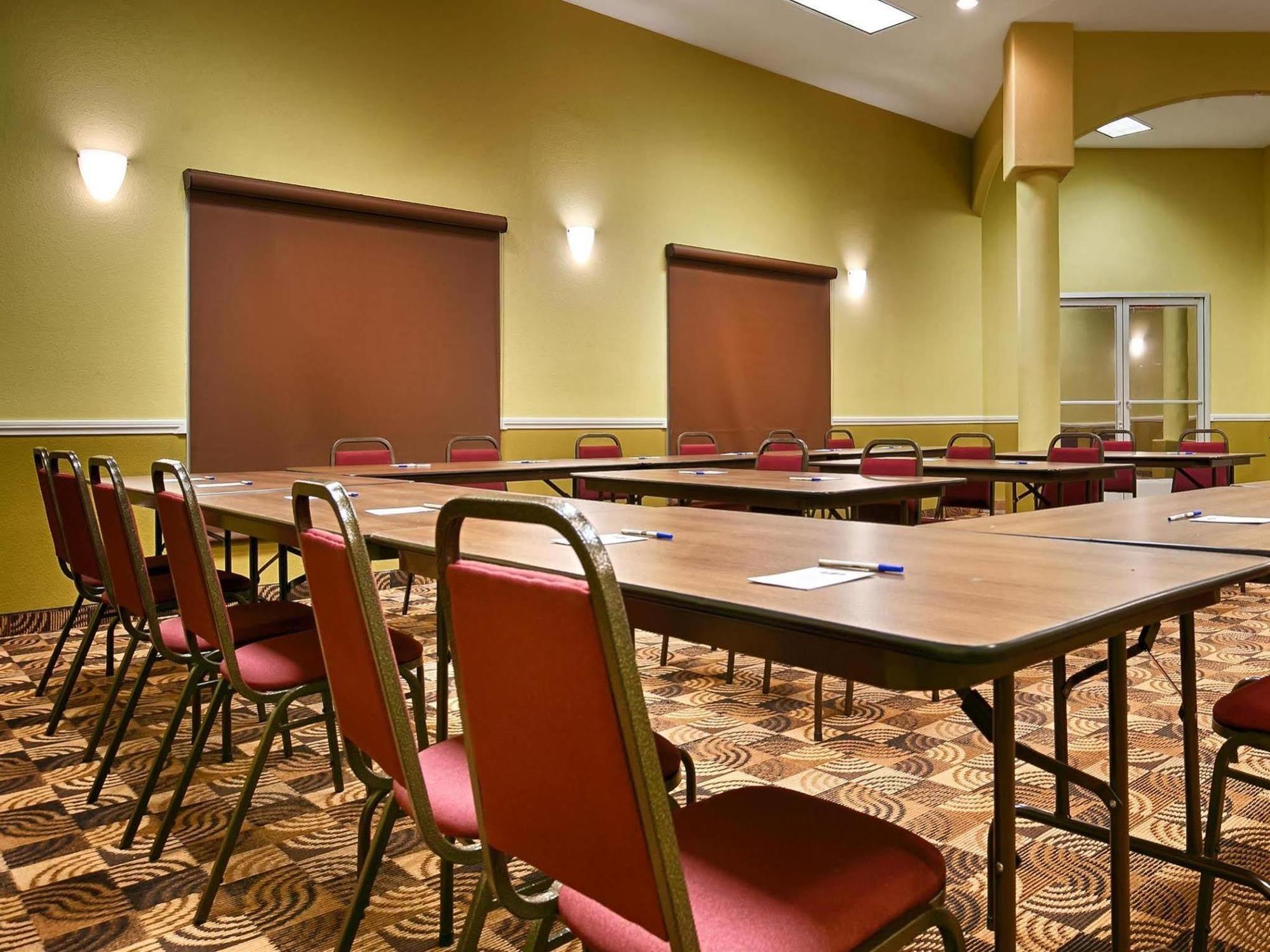 Best Western Plus Main Street Inn Brawley Экстерьер фото